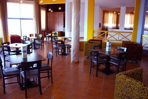 Dining - Myroandrou Beach Hotel (Paralimni)