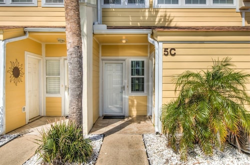 5C, Sippin’ by the Shore