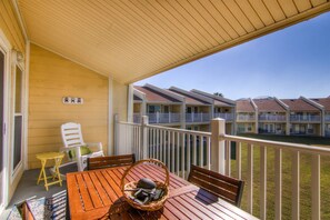 Unclassified image, 5 of 23, button - 7F, Nama-Stay (Destin)