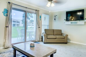 Smart TV, DVD player - 7A, Sun Sand & Solitude (Destin)