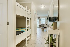1 bedroom, iron/ironing board, free WiFi, bed sheets - 7A, Sun Sand & Solitude (Destin)