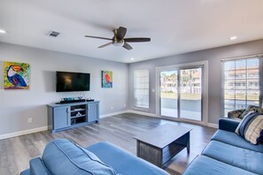 TV, video games, DVD player, streaming services - 3 C, Three Bedroom Townhome | 3 Bed, 3 Bath (Destin)