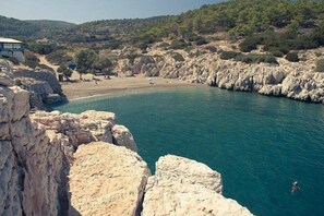 Beach nearby, beach bar