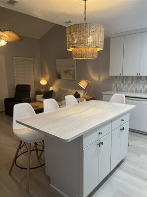 Uklassifisert bilde, 3 av 58, knapp