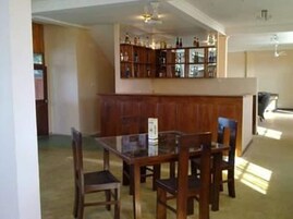 Bar (en el alojamiento)