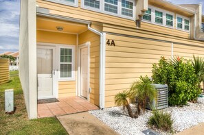 Unclassified image, 5 of 27, button - 4A, Castaway Cove (Destin)