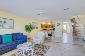 TV, DVD player - 3A, Rumrunner Retreat (Destin)