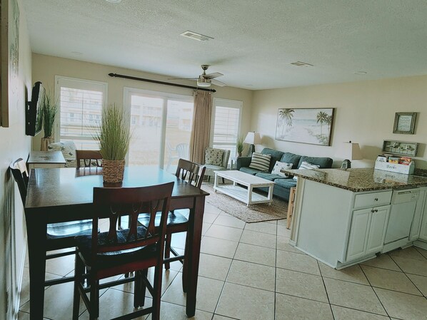 Interior - 9B, Hook, Line & Sunshine (Destin)