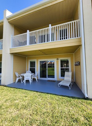 Outdoor dining - 9B, Hook, Line & Sunshine (Destin)