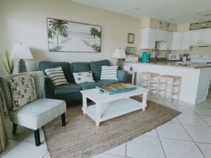 TV, DVD player - 9B, Hook, Line & Sunshine (Destin)