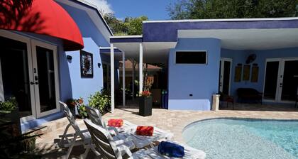 Fantasy Island Inn - Poolside Queen Room 3