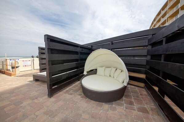 Terrace/patio - Beach House Inn (Daytona Beach)