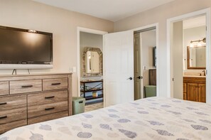 Unclassified image, 2 of 32, button