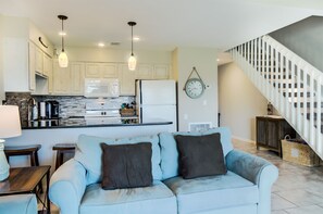 TV, DVD player - 9 H Two Bedroom Condo | 2 Bed, 2 Bath (Destin)