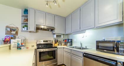 3 Bedroom Townhome with Views Near The Village at Mammoth! Wifi!
