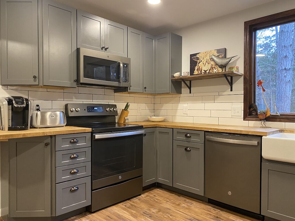 雪櫃、微波爐、焗爐、爐具