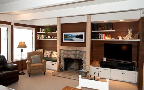 Dollar Meadows #1373 | Living room