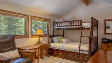 Twining 6 | 2 bedrooms, free WiFi