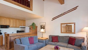 Northstar - A Village Loft Condo | Living room - Northstar - A Village Loft Condo (Truckee)