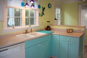 Beach Please Downstairs | Private kitchen | Fridge, microwave, stovetop, dishwasher - Beach Please Downstairs (Tybee Island)