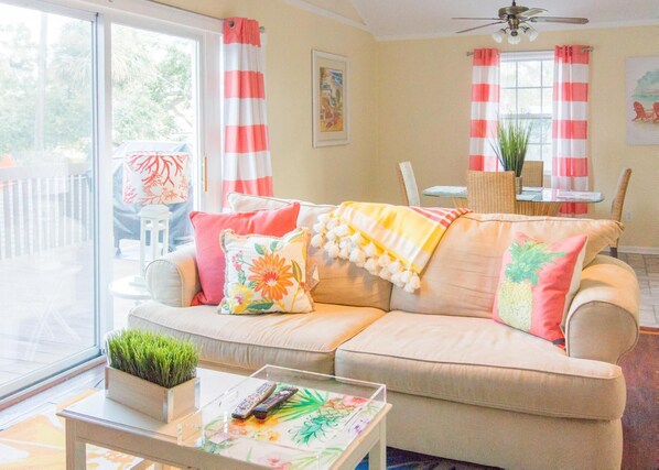 Apartment | Wohnzimmer | Flachbildfernseher