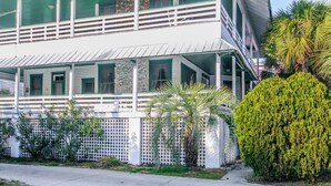 19th St. Beachside Hideaway | Exterior