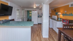 19th St. Beachside Hideaway | Exterior