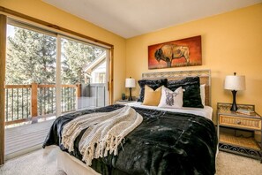 3 bedrooms, desk, iron/ironing board, travel cot