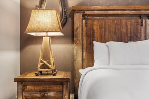 5 bedrooms, iron/ironing board, free WiFi, bed sheets - Two Walk-In Connected Cabins in the Heart of Branson, Golf and Ticket Discounts! Sleeps 14 (Branson)