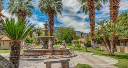 Oasis with 3rd Bedroom/Den, sleeps 6, 3 patios, adult and childrens bikes