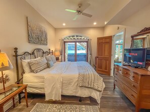 5 bedrooms, desk, iron/ironing board, WiFi - Walk to Wisp Slopes! Stunning Lakefront Home! (McHenry)