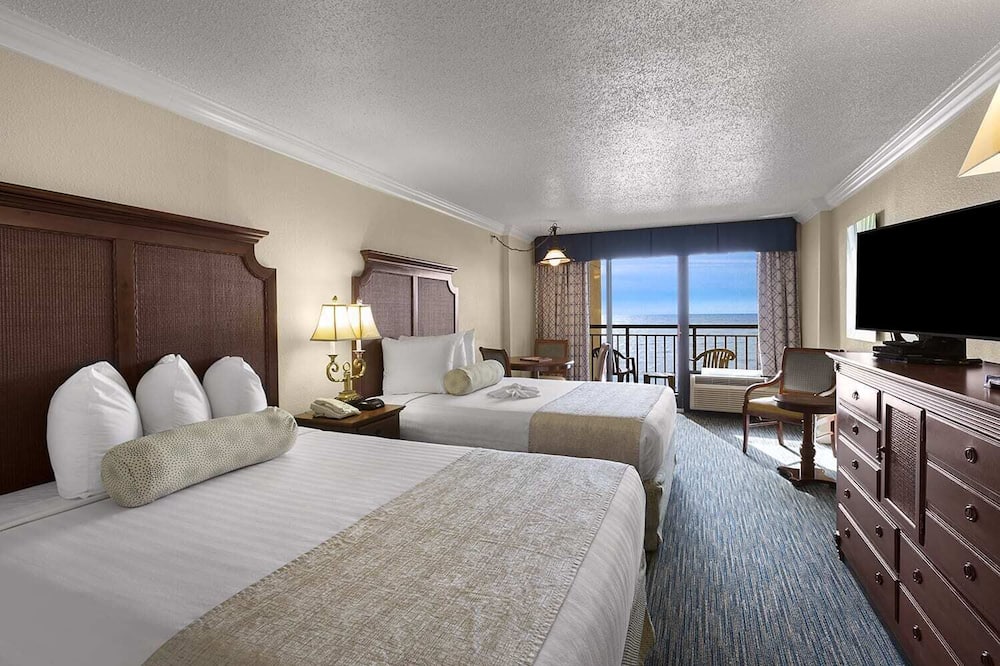 *Holiday Inn –“At the Pavilion" Access to ALL AMENITIES!