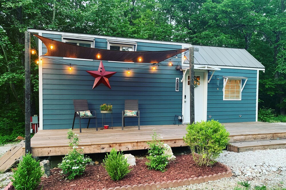 Branson Tiny Home: Quiet, Cozy & Unique Lodging in the Heart of Branson!