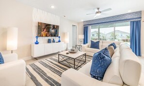 TV, console per videogiochi, tavolo da calcetto, tavolo da ping pong