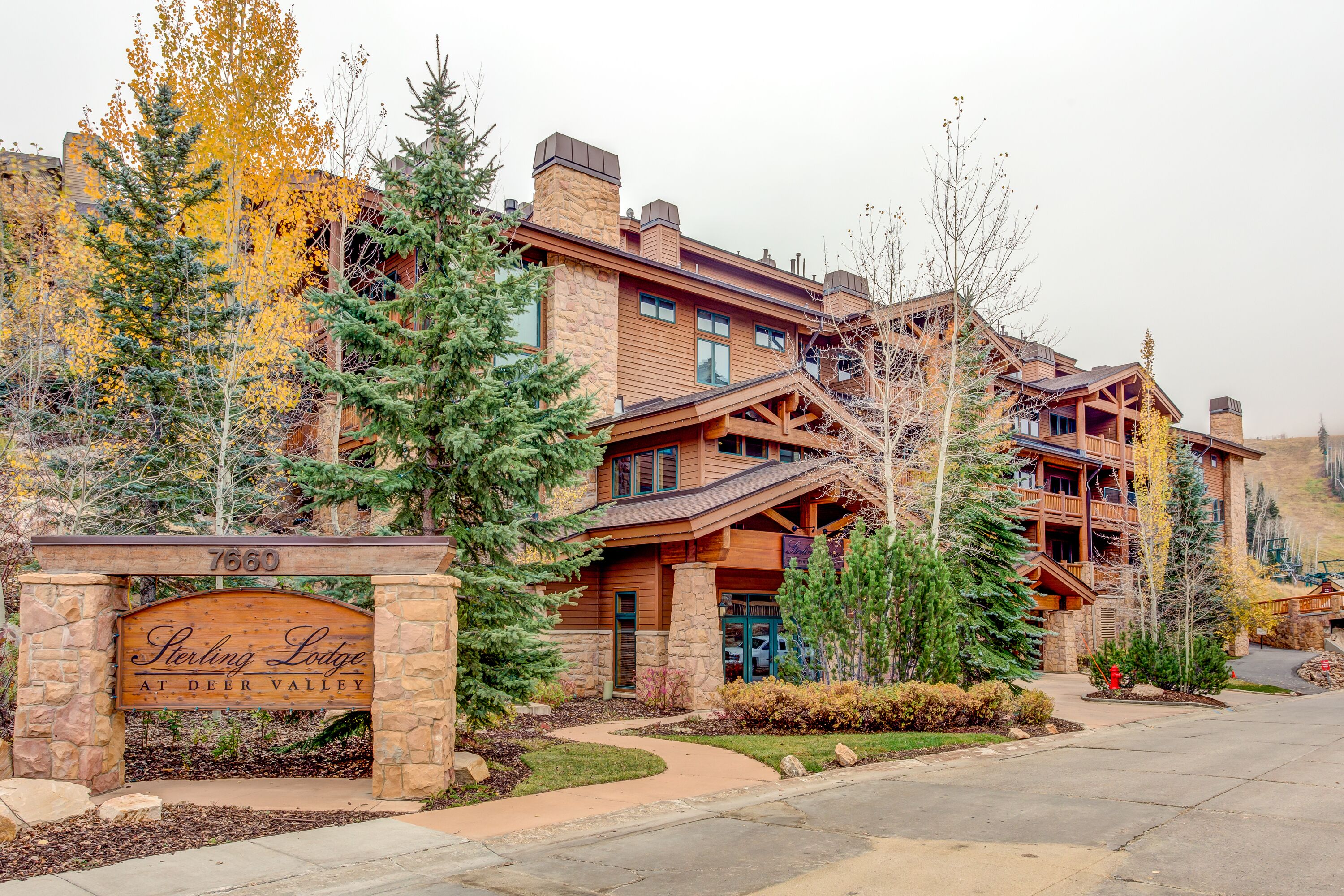 Exclusive ski-in/ski-out condo in Silver Lake Deer Valley! 5 Star! Lmtd Avail