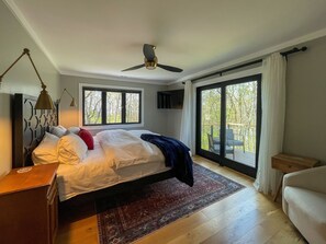 4 bedrooms, iron/ironing board, travel cot, free WiFi