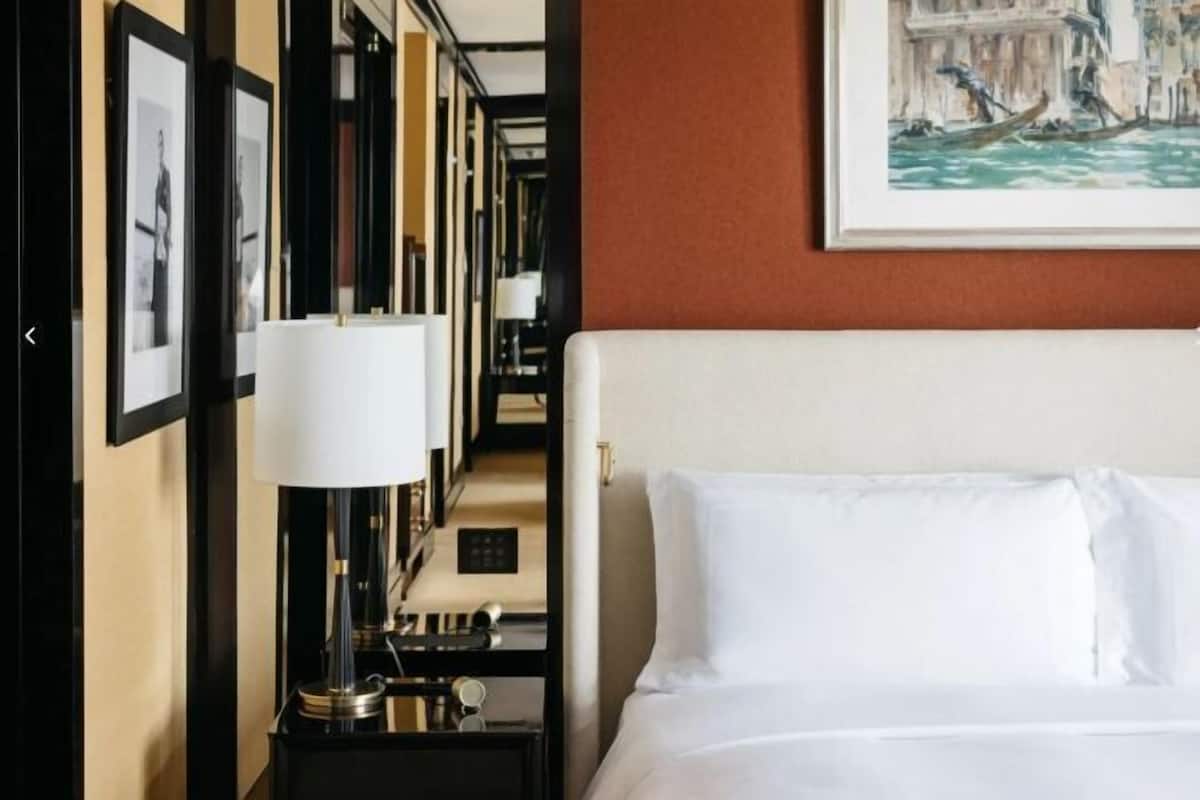 Frette Italian sheets, premium bedding, minibar, in-room safe