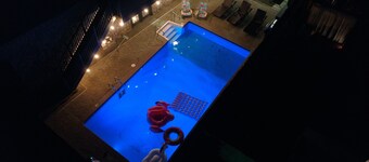 Large 4BR Buffalo Mountain Retreat in Williamson with pool,  Ride to trails