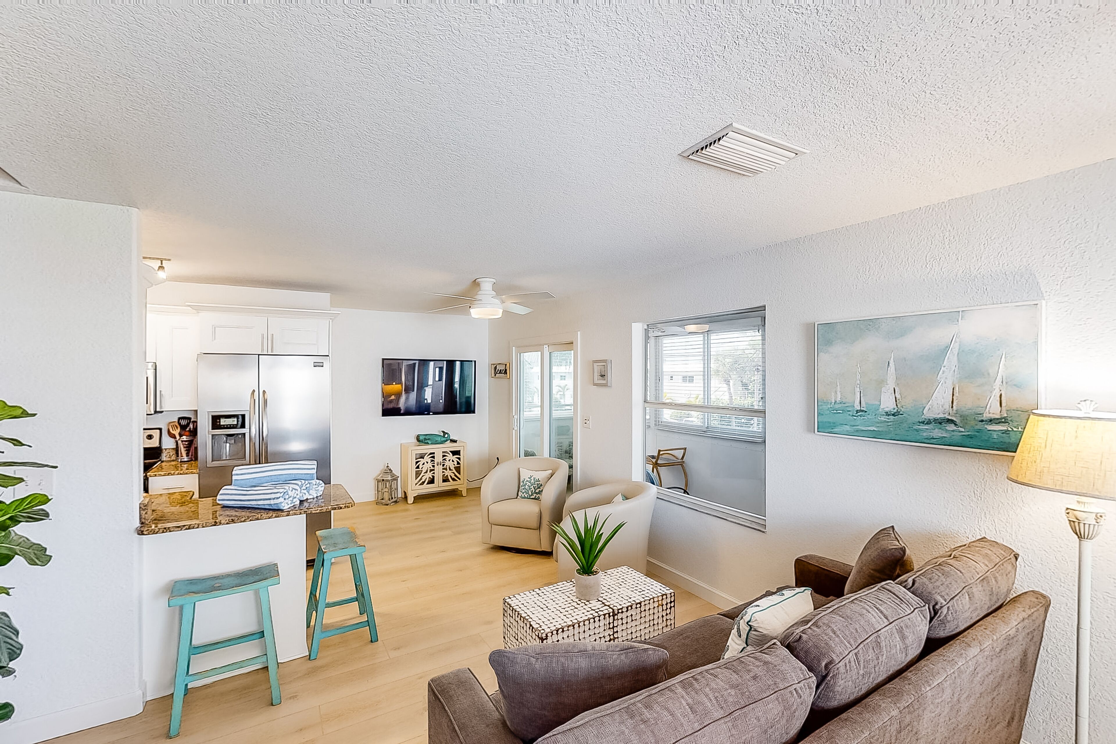 Dog-friendly duplex with high-speed WiFi and central AC - snowbirds welcome!