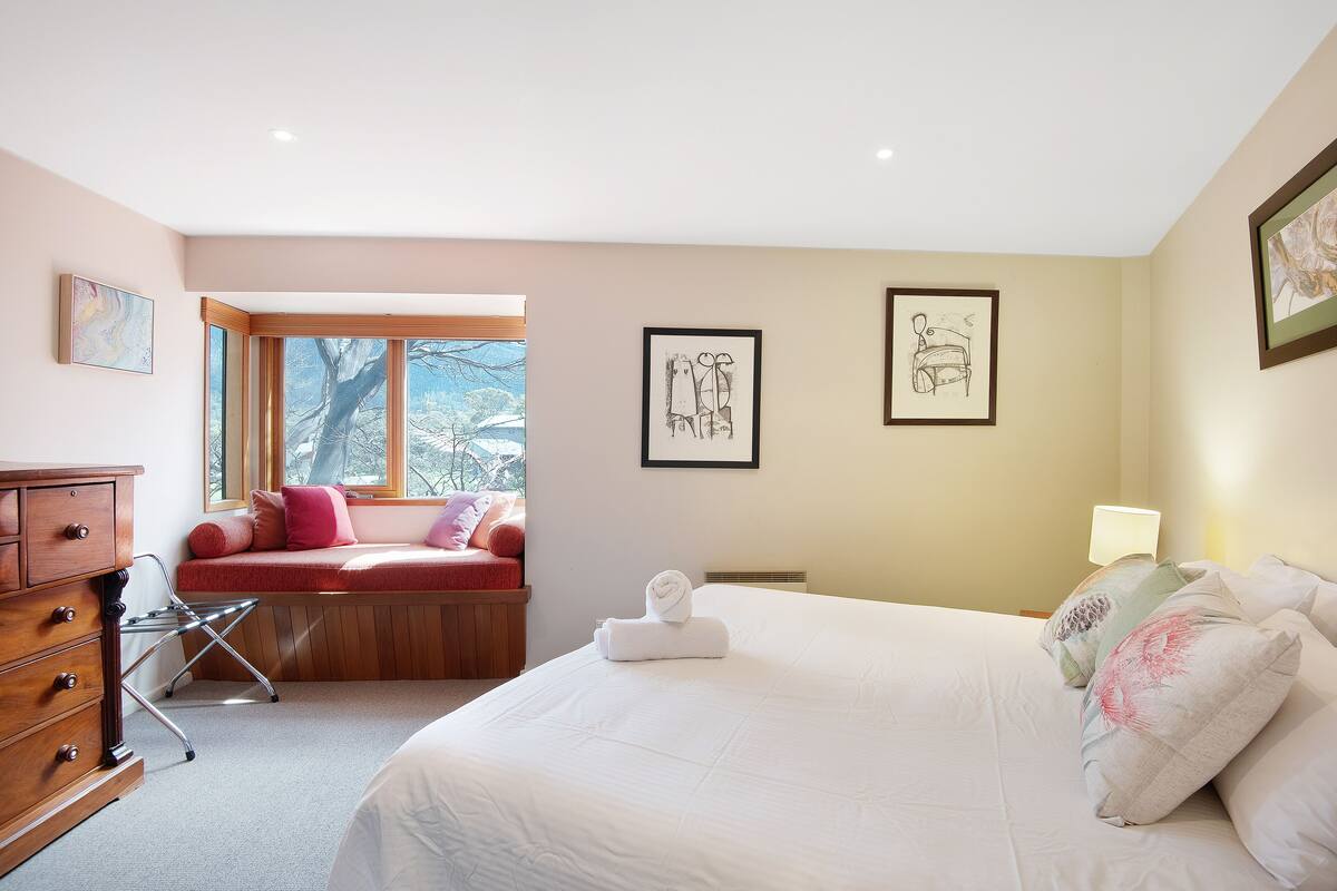 Individually decorated, individually furnished, free WiFi, bed sheets