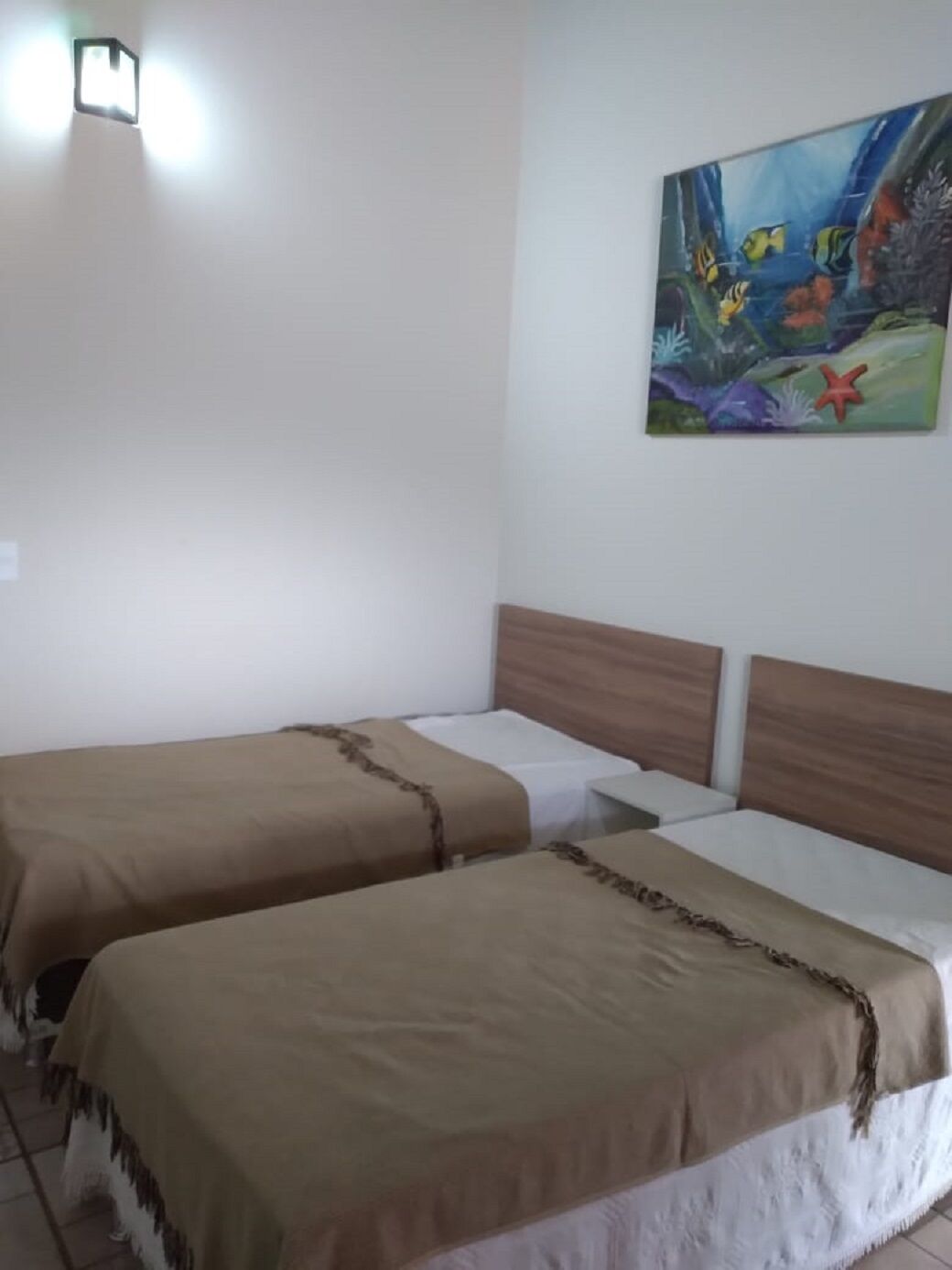 house on the edge of the dam 