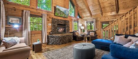 Smart TV, chimenea y videojuegos