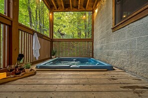 Indoor spa tub - 🍁 BTS special!  🌲 hot tub 🍁 game room, 3 lvls ⭐️ (Sevierville)