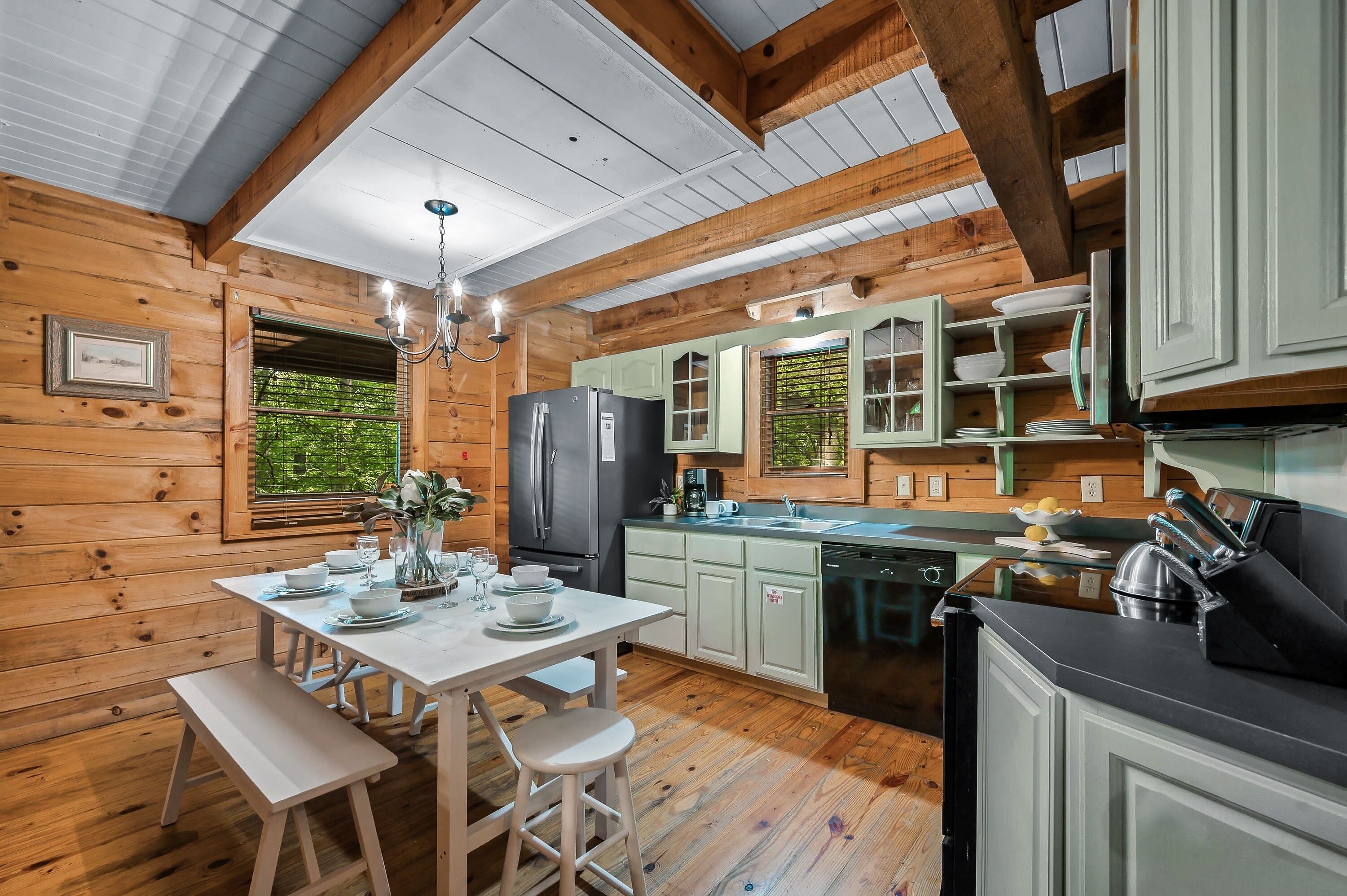 🍁 BTS special!  🌲 hot tub 🍁 game room, 3 lvls ⭐️