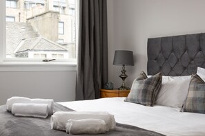 2 bedrooms, iron/ironing board, travel cot, free WiFi