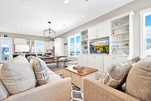 TV - Just Peachy-Private Custom Home w/Pool 2 Min Walk to the Beach! (Navarre)