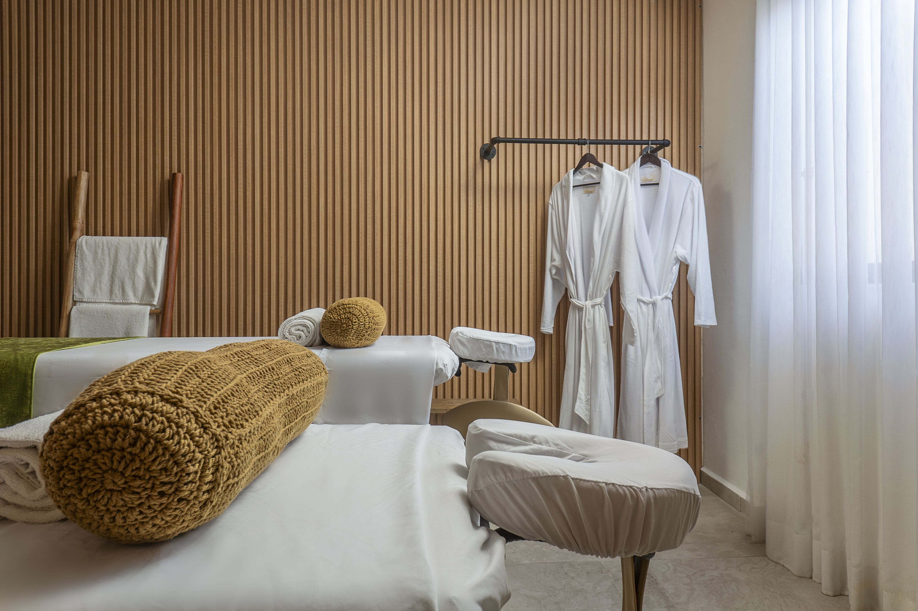 Deep-tissue massages, Swedish massages, sports massages, massages