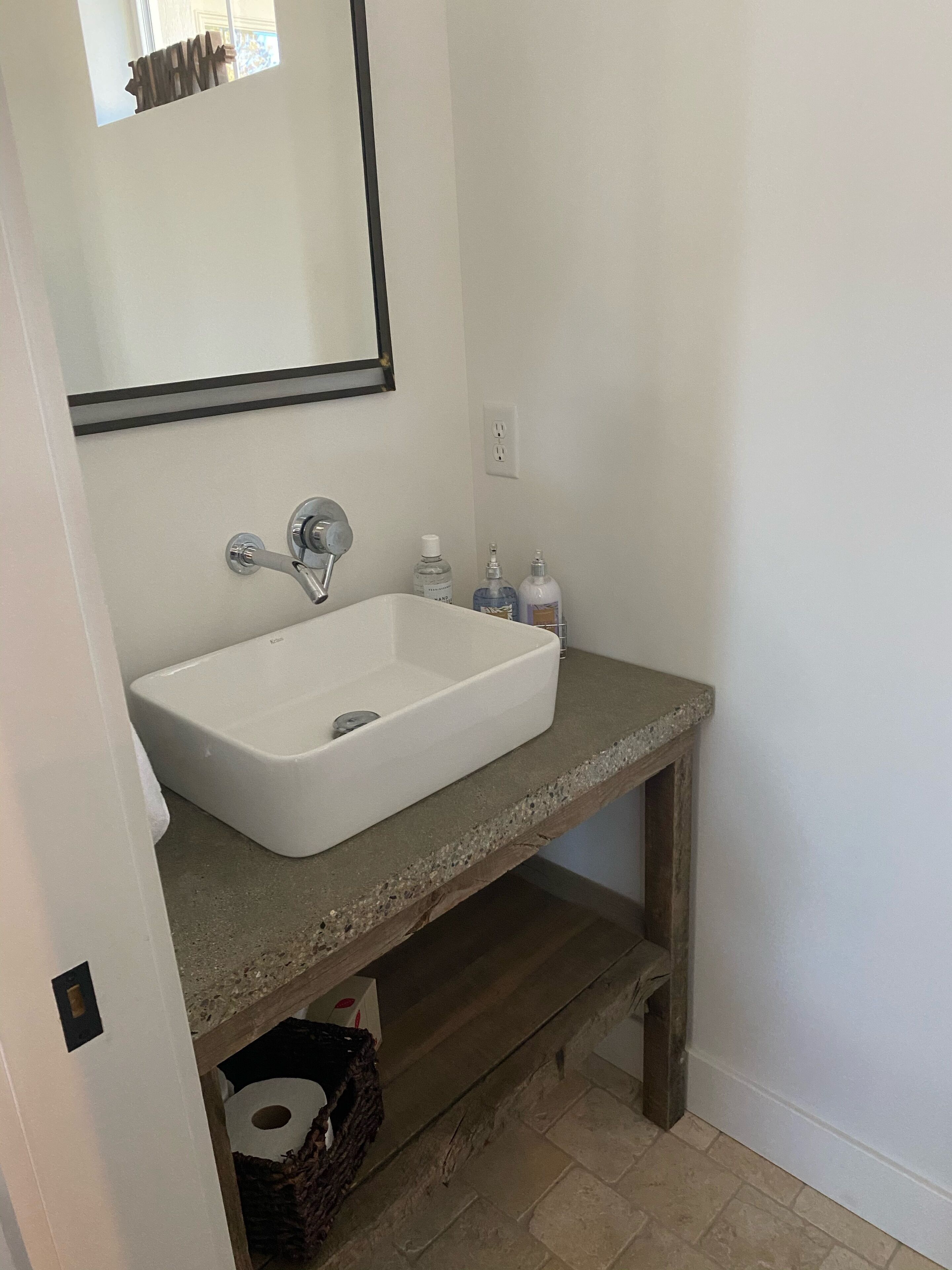 New Reduced Rates- includes a hot tub and 3rd floor balcony.  Sleeps up to 10