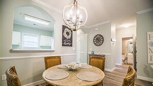Condo, 2 Bedrooms | Dining