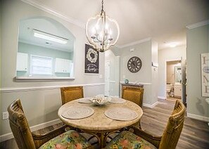 Condo, 2 Bedrooms | Dining